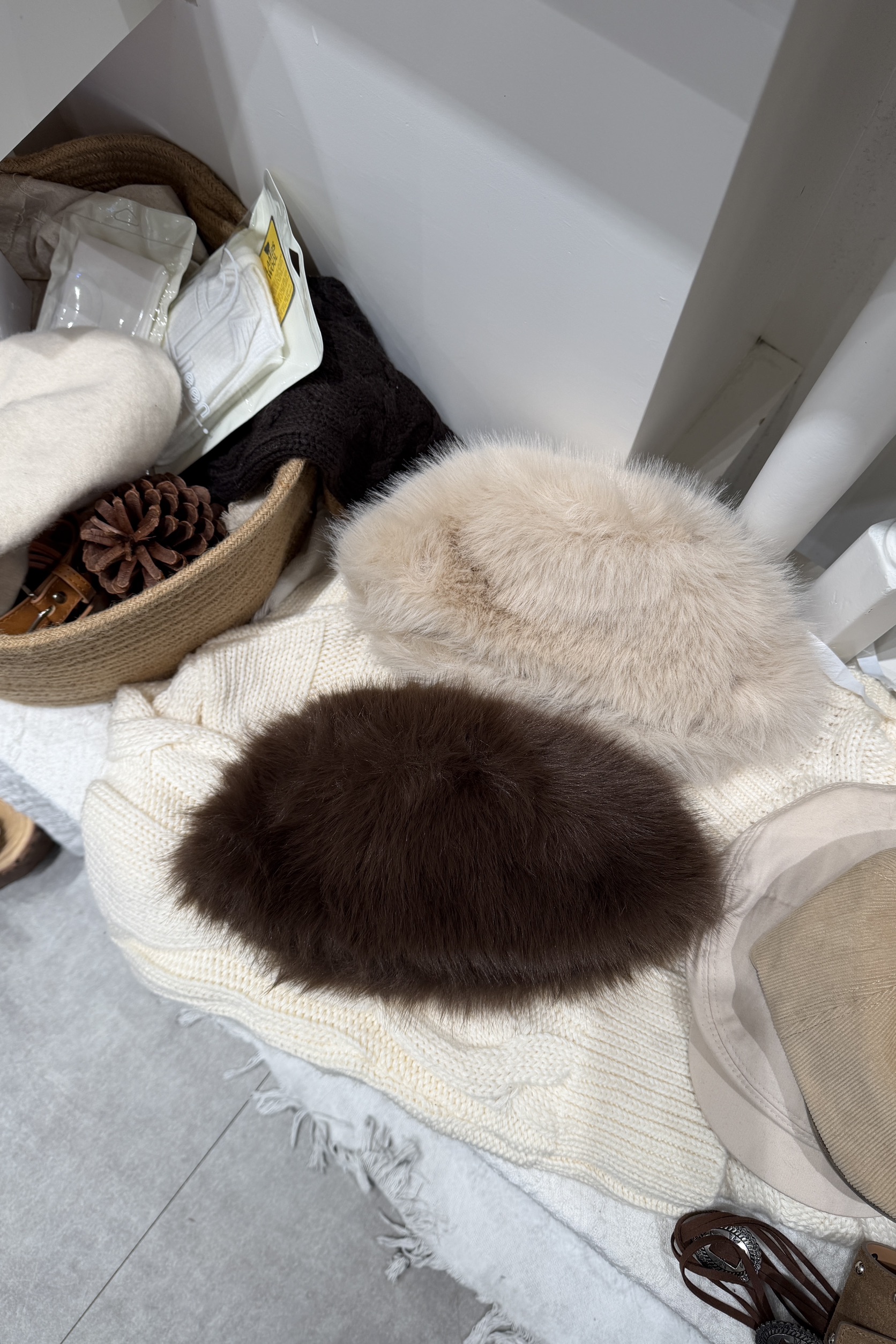 時髦歐美博主毛毛帽