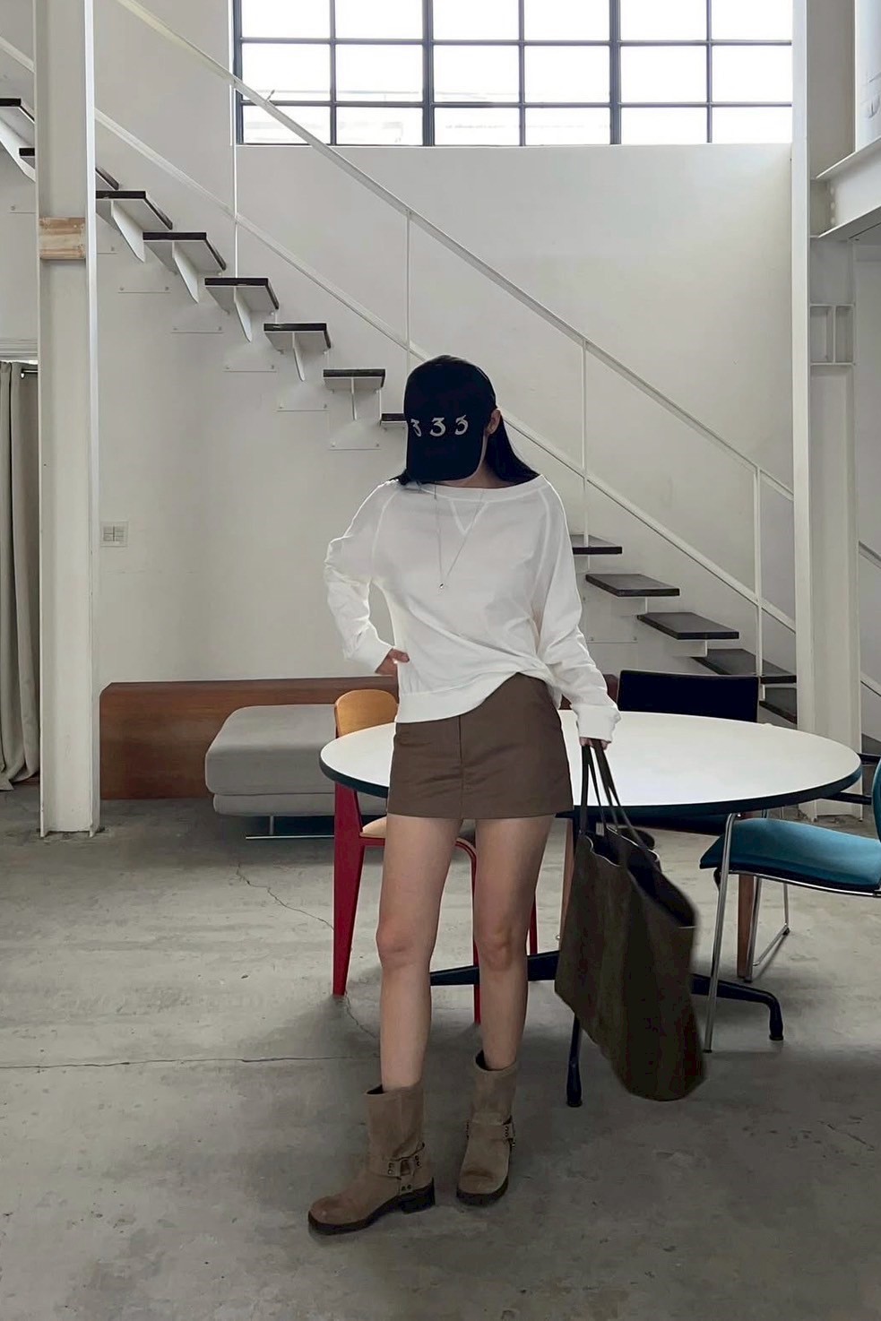 歐膩素面擺搭褲裙