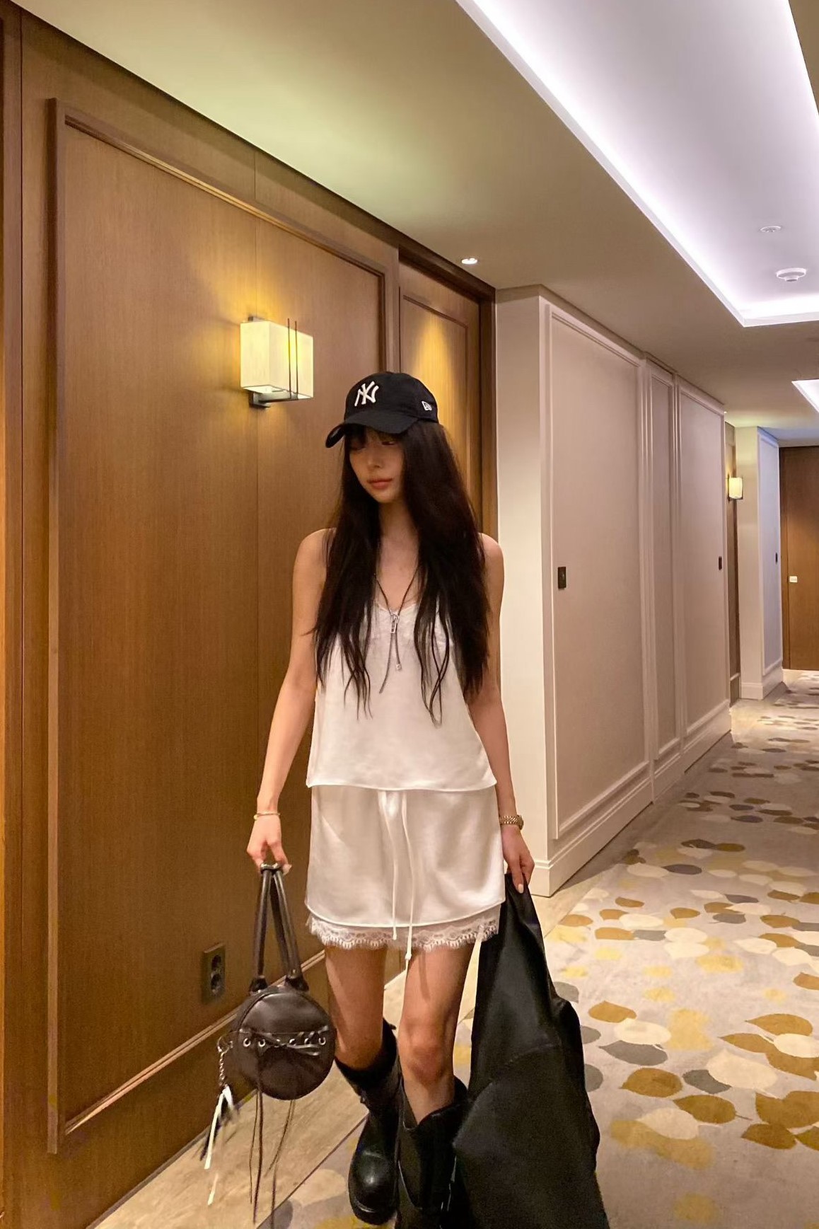 小性感質感蕾絲短裙