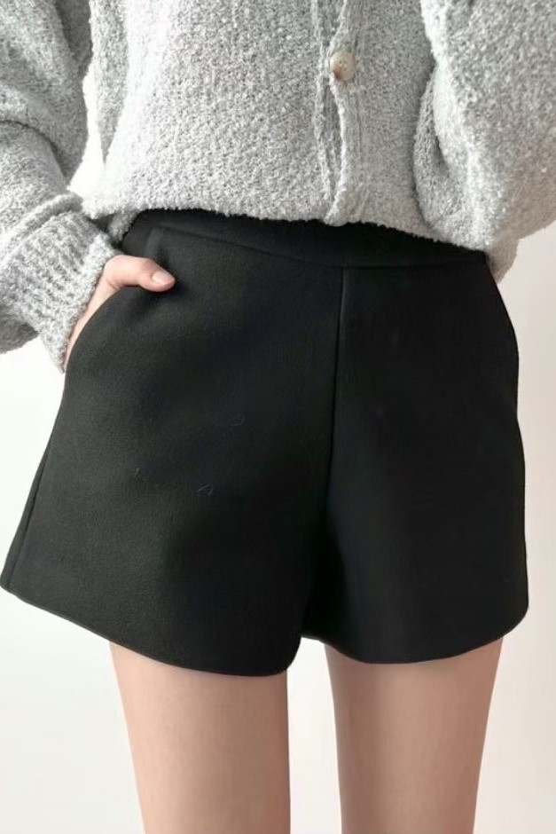 經典毛尼西裝短褲