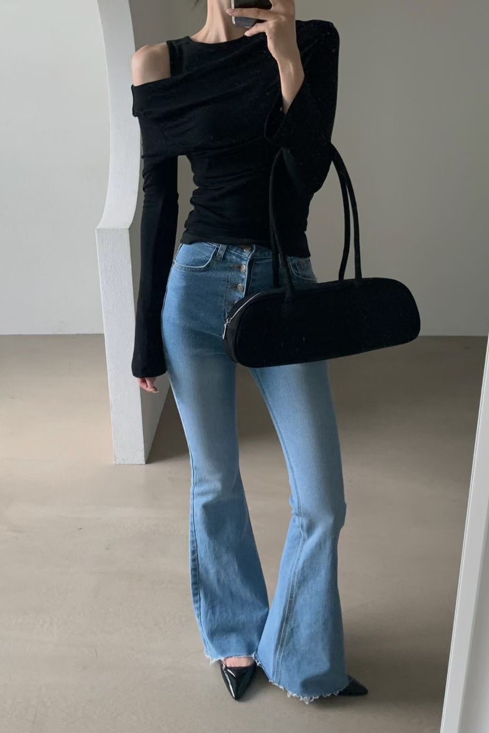 歐膩長腿排釦喇叭牛仔褲