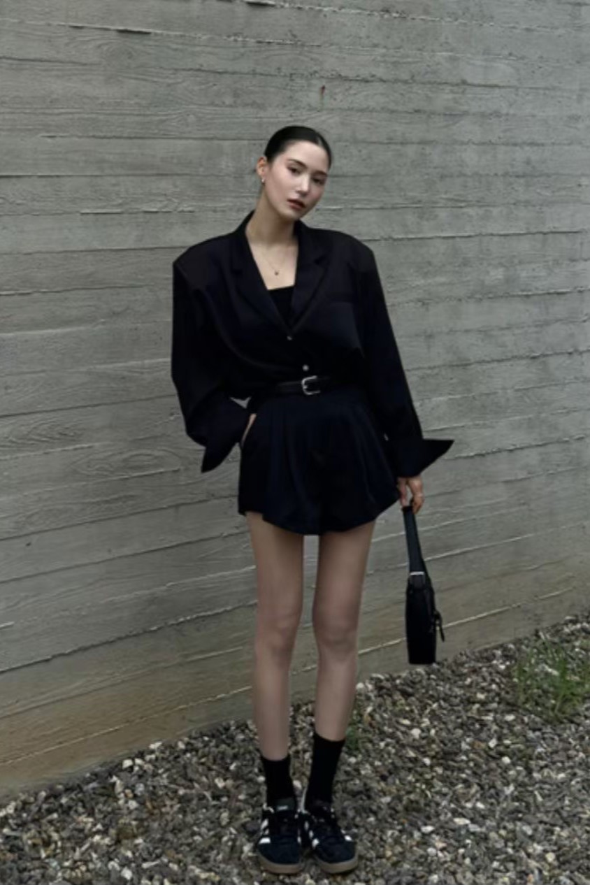 女主oversize襯衫西外