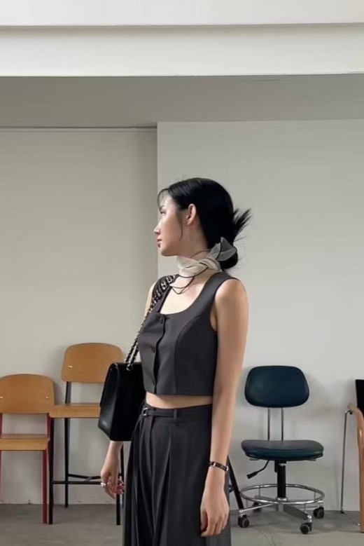 俐落短版西裝背心