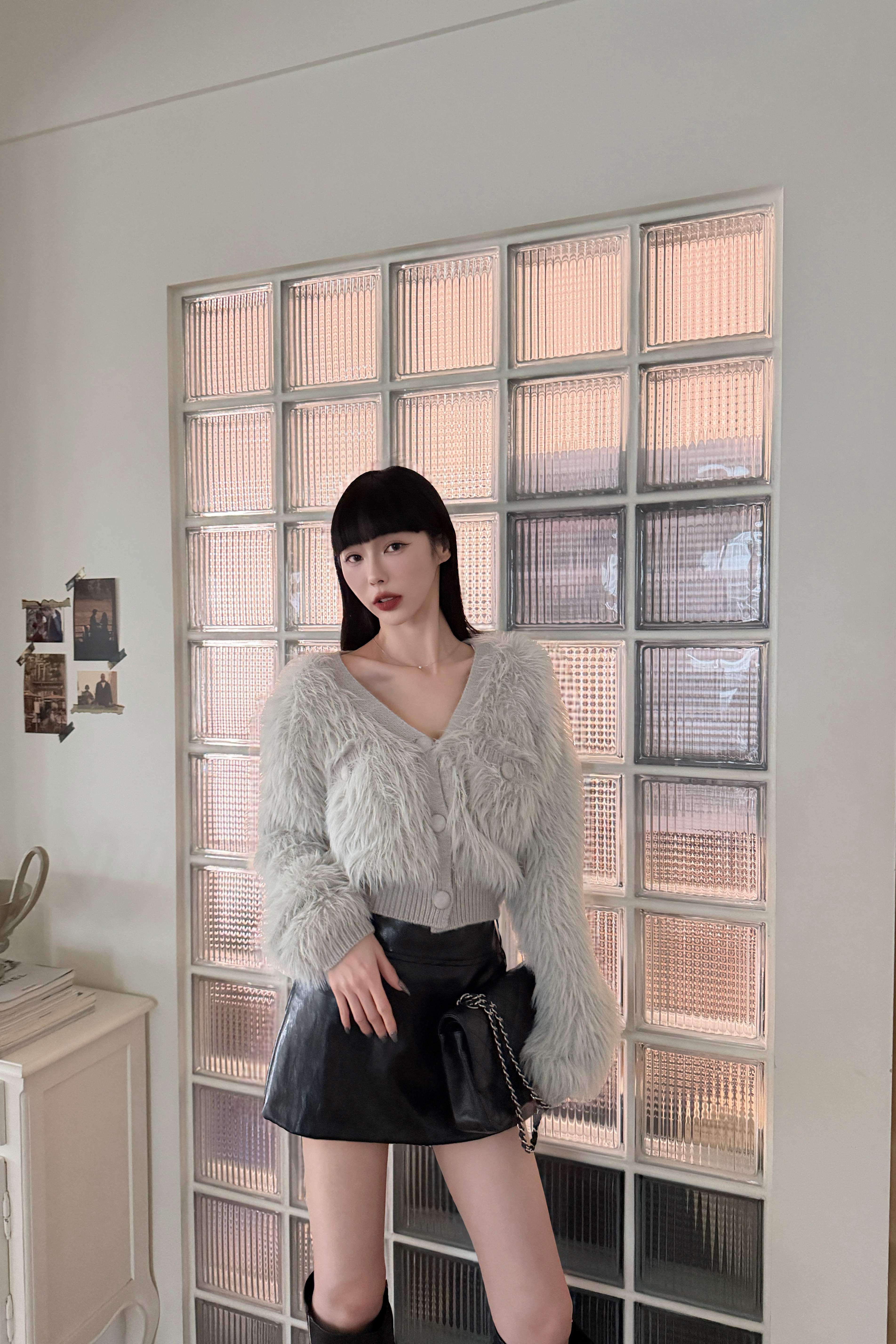 V領毛毛短版針織外套