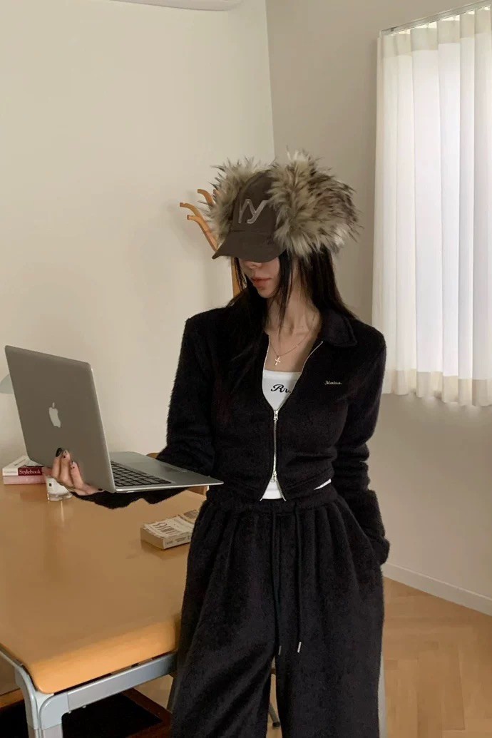 短絨毛拉鍊小外套