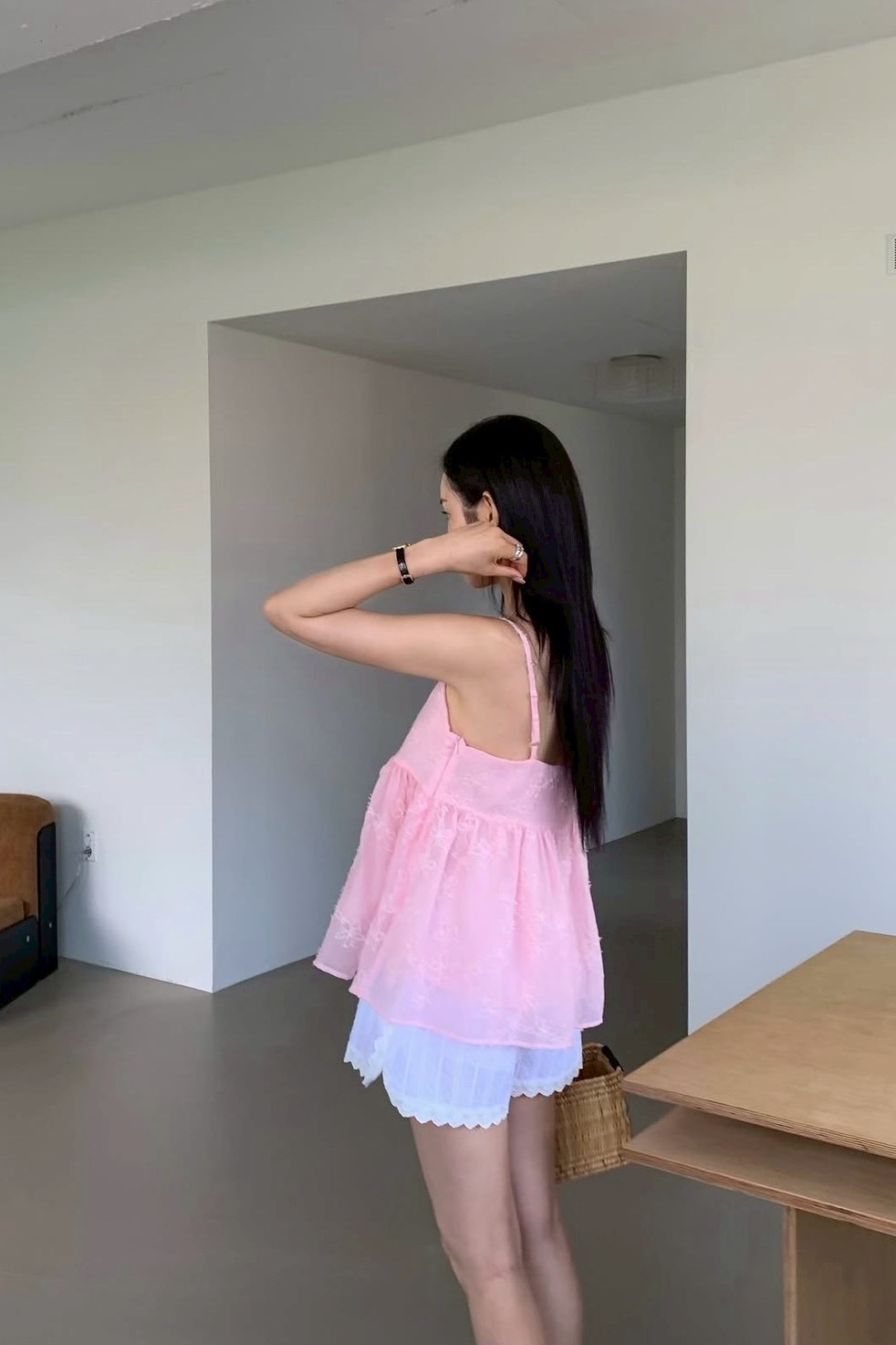 輕盈羽毛感細肩背心