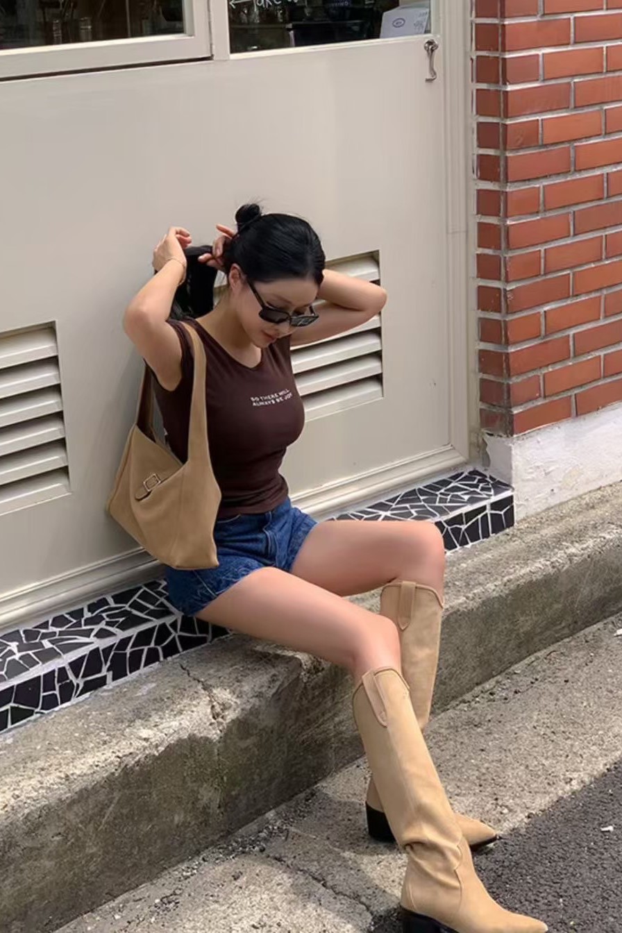 歐膩好身材合身短T