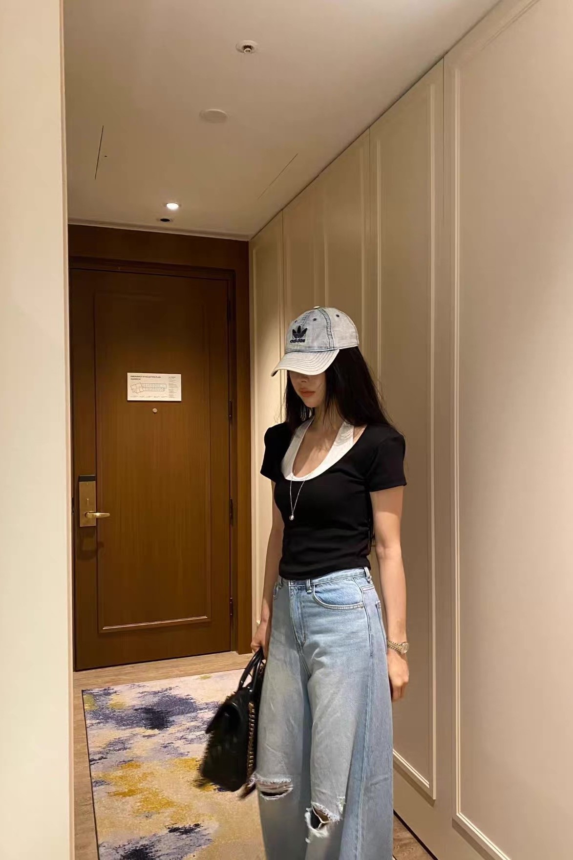 假兩件配色短T