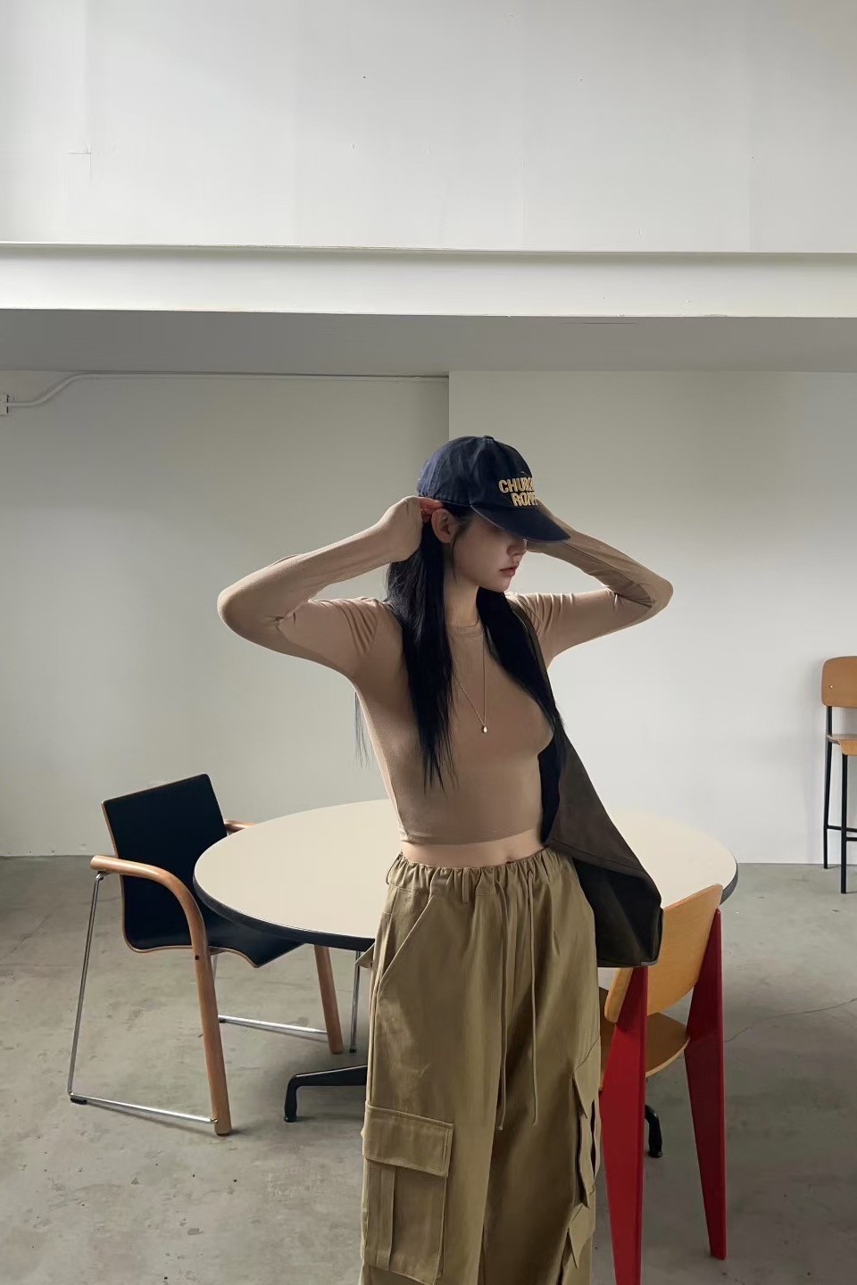 包色款素面彈性長袖T