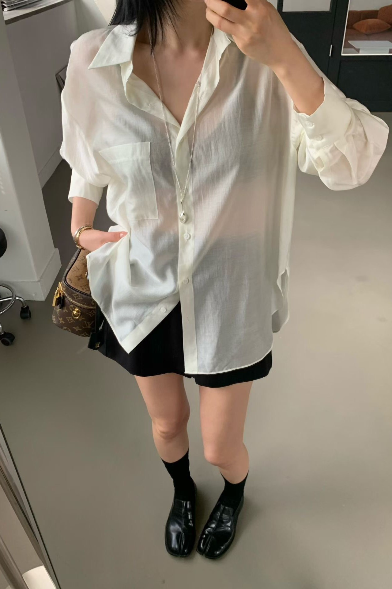 輕透肌簡約襯衫