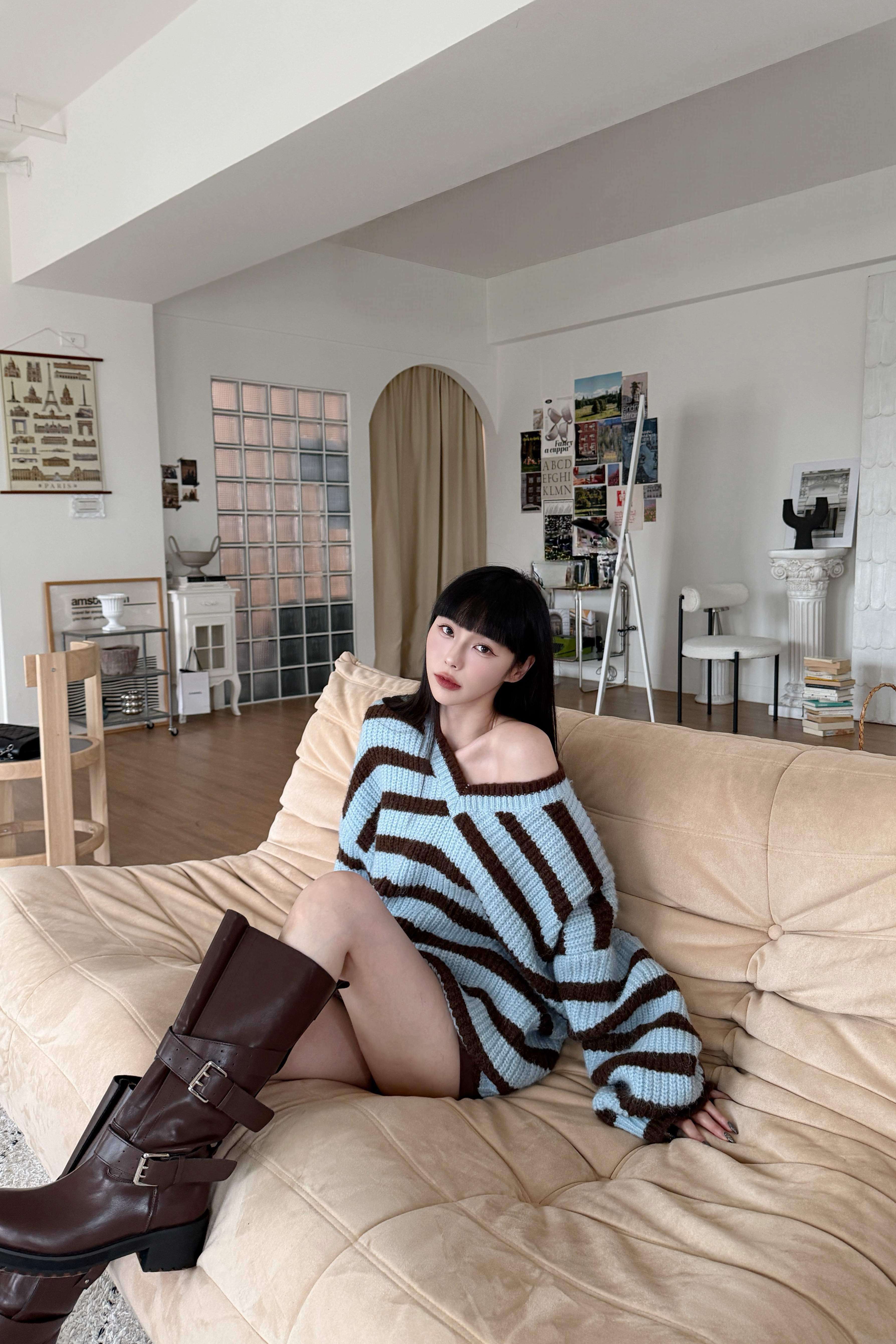 oversizeV領配色條紋毛衣