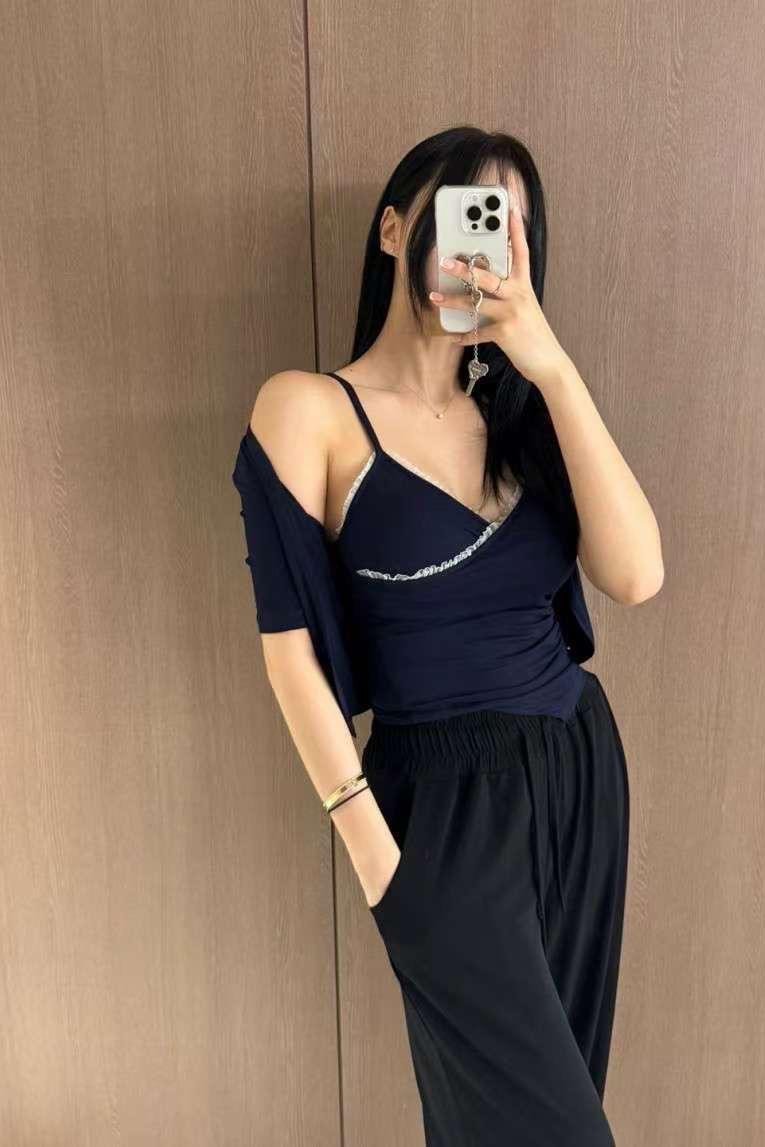 小細節V領Brat短袖罩衫